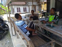 Tingkatkan Silaturahmi Babinsa Koramil 01/Kuala Laksanakan Komsos dengan Warga Desa Binaan