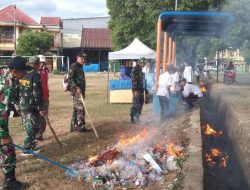 Personil Koramil 1405-08/Tanete Riaja Gelar Karya Bakti di Kelurahan Lompo Riaja
