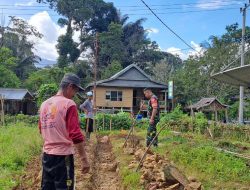 Antusias Warga Bersama Babinsa Camba Pembersihan Saluran Irigasi Air