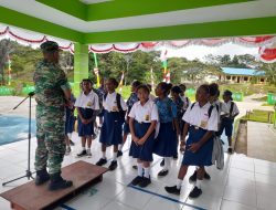Babinsa Satgaster Latihkan Siswa SMPN 03 Amsel Uapacara Memperingati HUT RI ke-79