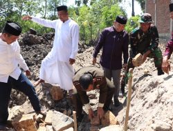 Dandim 1425 Jeneponto Bersama Pj Bupati Jeneponto Letakkan Batu Pertama Pembangunan Asrama Santri Ponpes Amir Al Jufri