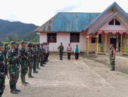 BABINSA KORAMIL 1703-03/OBANO BERSAMA ANGGOTA SATGAS PAMTAS YONIF 756/WMS BESERTA ANGGOTA POLSEK OBANO LAKSANAKAN APEL SIAGA GABUNGAN DI WILAYAH DISTRIK PANIAI BARAT DALAM RANGKA MENJALANG TANGGAL 17 AGUSTUS 2024