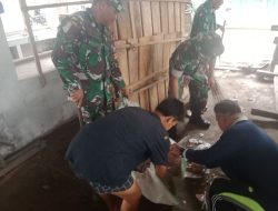 Wujud Kepedulian Terhadap Kebersihan, Koramil 06 Kodim 1404/Pinrang Kerja Bakti Pembersihan Pasar Tradisional