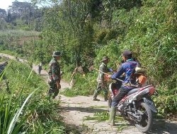 Semangat Gotong Royong, Koramil Alla Gelar Karya Bhakti Bersihkan Selokan Bersama Rakyat