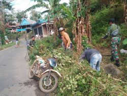Bersatu Dalam Kebersihan, Personil Koramil 04 Kelara Kodim 1425 Jeneponto Kerja Bakti Pembersihan Tepi Jalan dan Saluran Air