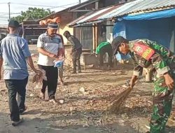 Karya Bakti Personil Kodim 1425 Jeneponto Bersama Masyarakat Bersihkan Areal Pasar Bontoramba