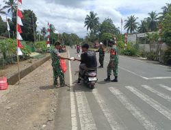 Bentuk Silaturahmi Berkah Di Hari Jumat, Babinsa Libureng Bagikan Puluhan Nasi Kotak Kepada Masyarakat
