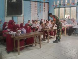 Babinsa Koramil 09/Lapri Beri Pemahaman Cinta Tanah Air & Bangsa Kepada Siswa Sekolah Dasar