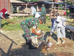Wujudkan Pasar Desa Sehat Bersama Masyarakat, Babinsa Koramil 05 Ulaweng Bersihkan Pasar Tradisional