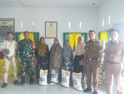Dukung Program Pemerintah, Babinsa Tanete Riattang Dampingi Penyaluran Bantuan Pangan Bulan Agustus Tahun 2024