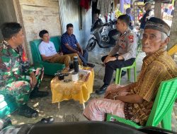 Sambangi Warga, Babinsa Koramil 04/Tellusiatinge Komsos Jalin Silaturahmi