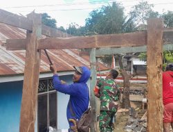 Wujud Kerja Nyata, Babinsa Koramil Lapri Bantu Warga Bangun Rumah