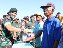 Dandim 1425 Jeneponto Dampingi Danbrigif 3 TBS Kostrad Serahkan Bantuan Sosial Dalam Rangka HUT TNI Ke 79
