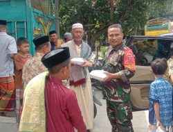 Berkah Di Hari Jumat, Babinsa Koramil 1425-01 Binamu Berbagi Rezeki