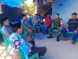 Pererat Silaturahmi, Babinsa Koramil-08 Kodim 1404/Pinrang Komsos Dengan Tokoh Masyarakat