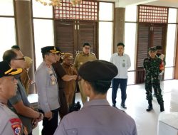 Dandim 1405/Parepare Hadiri Peninjauan Gudang Logistik Pemilu oleh Forkopimda Kota Parepare