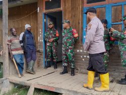BABINSA KORAMIL 1703-03/OBANO MELAKSANAKAN MONITORING PENTAHAPAN PEMILUKADA DI KANTOR DISTRIK PANIAI BARAT