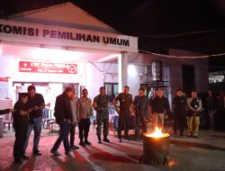 Dandim 1404/Pinrang Awasi Langsung Pemusnahan Surat Suara Rusak Di KPU Kab. Pinrang