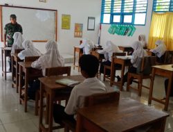 Babinsa Koramil 1407-10/Ponre Melaksanakan Kegiatan Binwawil Di Sekolah SMP