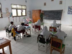 Ikut Cerdaskan Anak Bangsa, Babinsa Koramil 14/Libureng Mengajar Di Sekolah Dasar