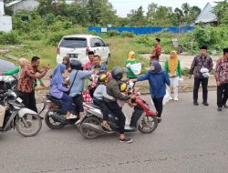 Jumat Berkah, Petugas dan DWP Lapas Banjarbaru Berbagi Takjil Kepada Masyarakat