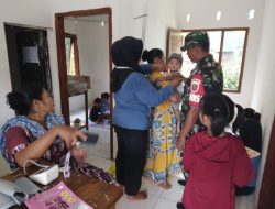 Babinsa Kodim 1407/Bone Koramil 02/Dua Boccoe Dampingi Kegiatan Posyandu Balita Di Desa Matajang