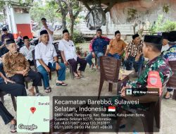 Babinsa Koramil 1407-11/Barebbo Jalin Silaturahmi Melalui Komsos Bersama Warga Desa Parippung