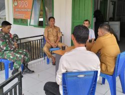 Babinsa Koramil 1407-01/Ajangale Laksanakan Komsos Bersama Sekcam Ajangale Dan Staf Desa Di Kantor Desa Manciri