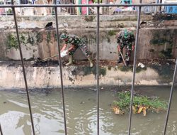 Peduli Lingkungan, Kodim 1407/Bone Gelar Karya Bakti di Aliran Sungai