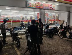 Garda Terdepan Stabilitas: Babinsa Kodim 1407/Bone Rutin Gelar Patroli Malam, Jaga Keamanan dan Ketertiban Kabupaten Bone