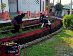 Kerja Bakti Bersama Di Kantor Desa Buareng : Peran Aktif Babinsa Koramil 1407-18/Kajuara