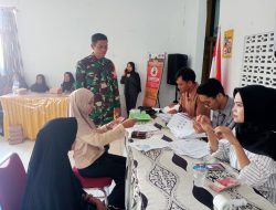 Kawal Bantuan Sosial, Babinsa Kodim 1407/Bone Dampingi Penyaluran BLT KESRA Kemensos Di Ponre