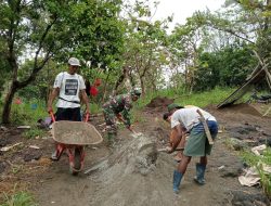 Permudah Petani Angkut Hasil Bumi, Babinsa Koramil 1407-20/Bontocani Pimpin Pembangunan Jalan Sawah