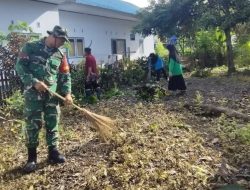 Babinsa Koramil Libureng Kodim 1407/Bone Bersama Masyarakat Gelar Kerja Bakti Bersihkan Posyandu Melati Ceppaga