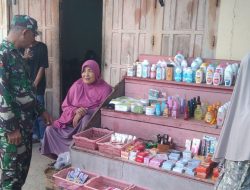 Babinsa Koramil 1407-11/Barebbo Bangun Kedekatan dengan Warga Lewat Sambang Pasar Tradisional