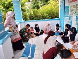 Kawal Tumbuh Kembang Anak : Babinsa Koramil 1407-13/Sibulue Dampingi Posyandu Di Mabbiring