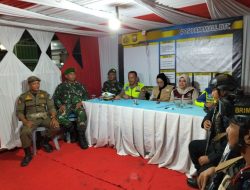 Pastikan Keamanan Jelang Tahun Baru, Personel Babinsa Koramil 1407-07/Tanete Riattang Perketat Pengamanan Di Jalan KH Agus Salim