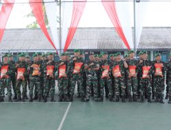 Peduli Kesejahteraan Prajurit, Dandim 1407/Bone Serahkan Puluhan Karung Beras kepada Staf