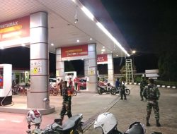 Jaga Kondusifitas Wilayah, Babinsa Kodim 1407/Bone Intensifkan Patroli Malam