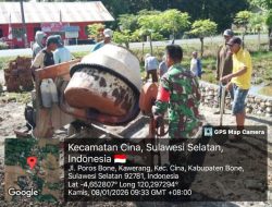 Kompak! Babinsa Koramil 12/Cina Dan Warga Desa Kawerang Bersatu Dalam Pembangunan Sarana Ibadah