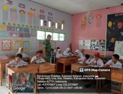 Babinsa Koramil 1407-21/Palakka Laksanakan Pendampingan Pemberian Makanan Gratis Dan Bergizi Kepada Anak SD Di Desa Binaan