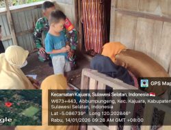 Babinsa Koramil 1407-18/Kajuara Dampingi Kegiatan Posyandu Door to Door Di Desa Abbumpungeng