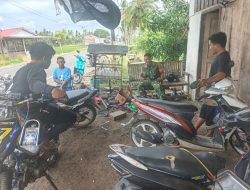 Monitor Situasi Desa, Babinsa Koramil 02/Dua Boccoe Kodim 1407/Bone Temui Tokoh Masyarakat Dusun 1