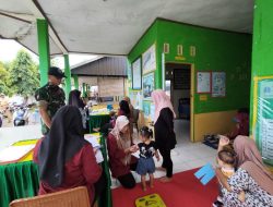 Babinsa Koramil 1407-19/Kahu Pastikan Kelancaran Posyandu Mentari Guna Pantau Tumbuh Kembang Balita