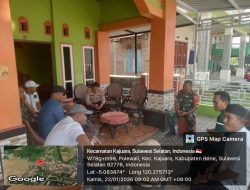 Babinsa Koramil 18/Kajuara Kodim Bone Laksanakan Komsos Bersama Warga Desa Polewali