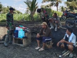 Babinsa Koramil 1407-05/Ulaweng Tekankan Pentingnya Keamanan Lingkungan Lewat Komunikasi Sosial
