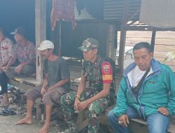 Duduk Bareng Warga, Babinsa Koramil 1407-03/Cenrana Kodim Bone Jalin Silaturahmi Hangat Di Desa Pallime