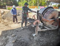 Ringankan Beban Rakyat, Babinsa Koramil 1407-06/Awangpone Bahu Membahu Bangun Rumah Warga Di Dusun Gelora