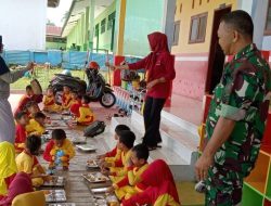 Babinsa Koramil 1407-18/Kajuara Kodim Bone Pantau Program Makanan Bergizi Gratis Di TK Dettiarenre