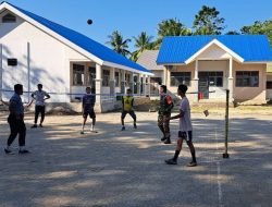Bangun Kedekatan Lewat Olahraga, Babinsa Koramil 03/Cenrana Kodim 1407/Bone Main Takraw Bersama Pelajar